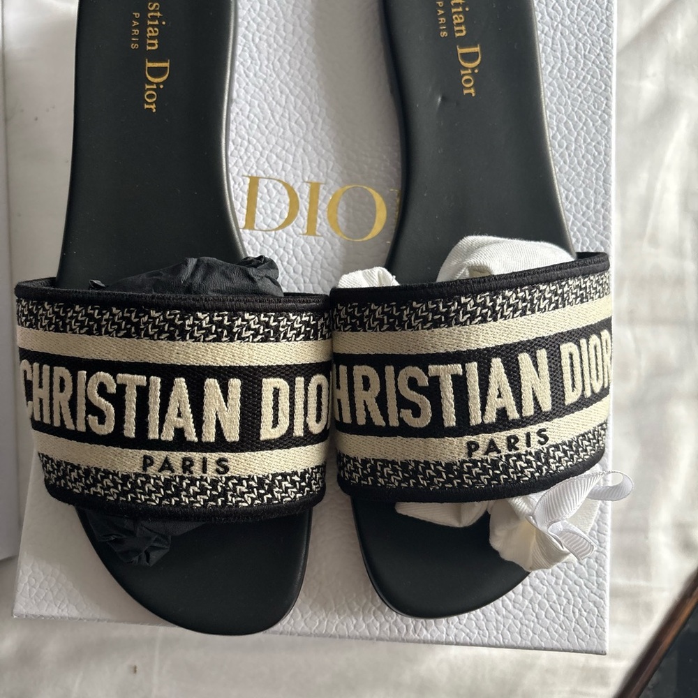 Dior D-way Black and Cream Sandals